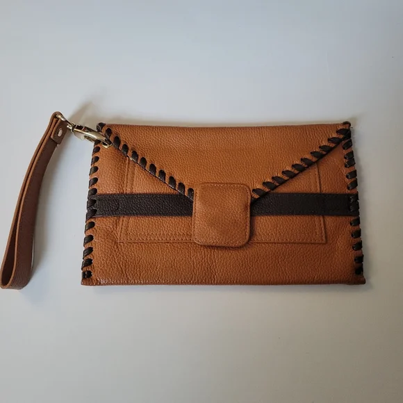 B-Low the belt Bag / wristlet. - Picture 2 of 8